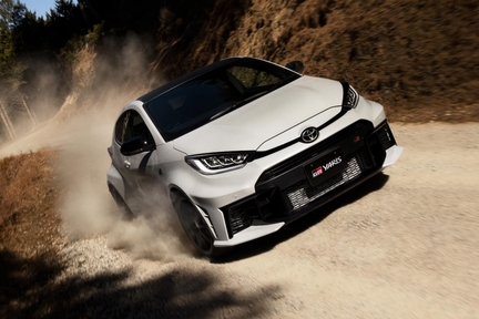 RZ“High performance”［GR-DAT（8AT・4WD）］